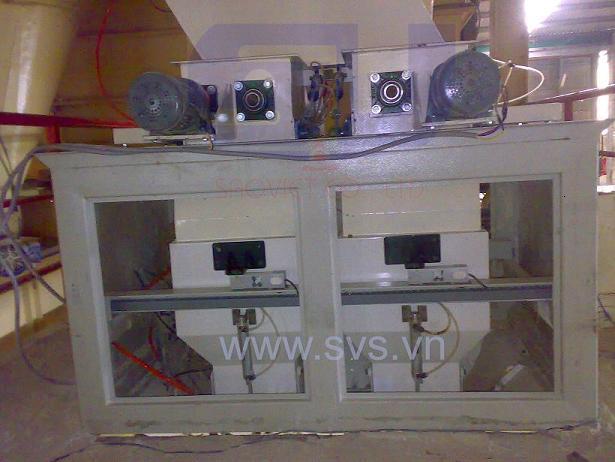 Cân đóng bao bột 2 phễu cân định lượng vít tải 2 cấp PM05 - chuyên dùng cho cân đóng bao nguyên liệu dạng bột