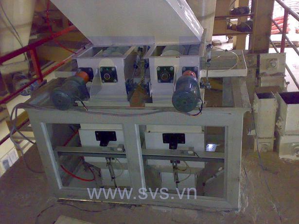 Cân đóng bao bột 2 phễu cân định lượng vít tải 2 cấp PM05 - chuyên dùng cho cân đóng bao nguyên liệu dạng bột