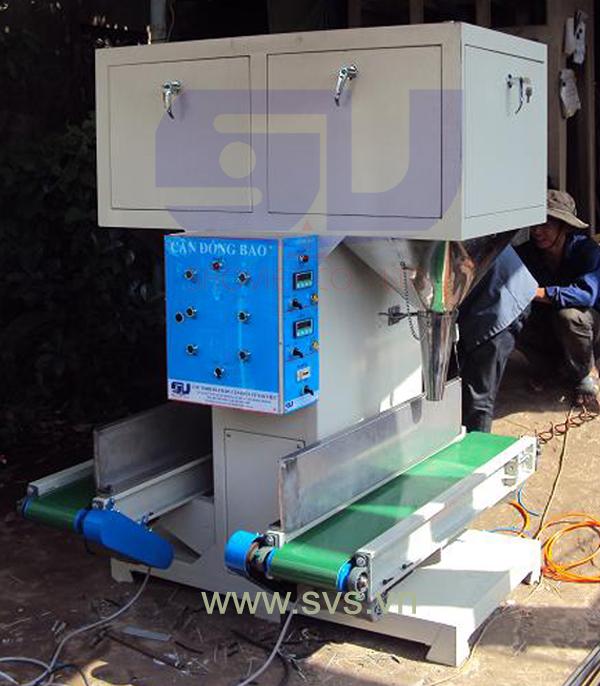 Cân đóng bao hạt 4 phễu cân định lượng cửa cân 2-3 cấp PM07 - chuyên dùng cho cân đóng bao nguyên liệu dạng hạt