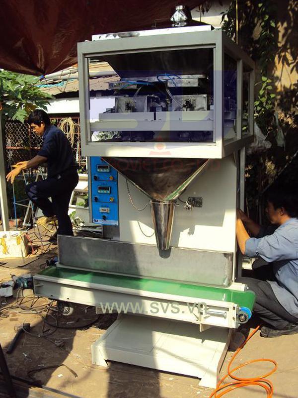 Cân đóng bao hạt 4 phễu cân định lượng cửa cân 2-3 cấp PM07 - chuyên dùng cho cân đóng bao nguyên liệu dạng hạt