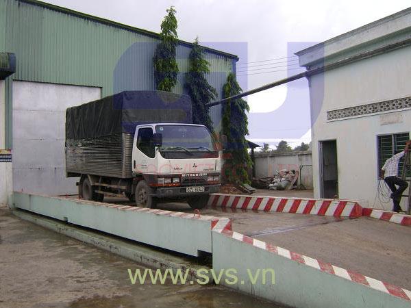 Cân ô tô cân xe tải bàn cân bê tông kiểu cân nổi WB01